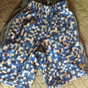 Under Armour shorts boys sz small